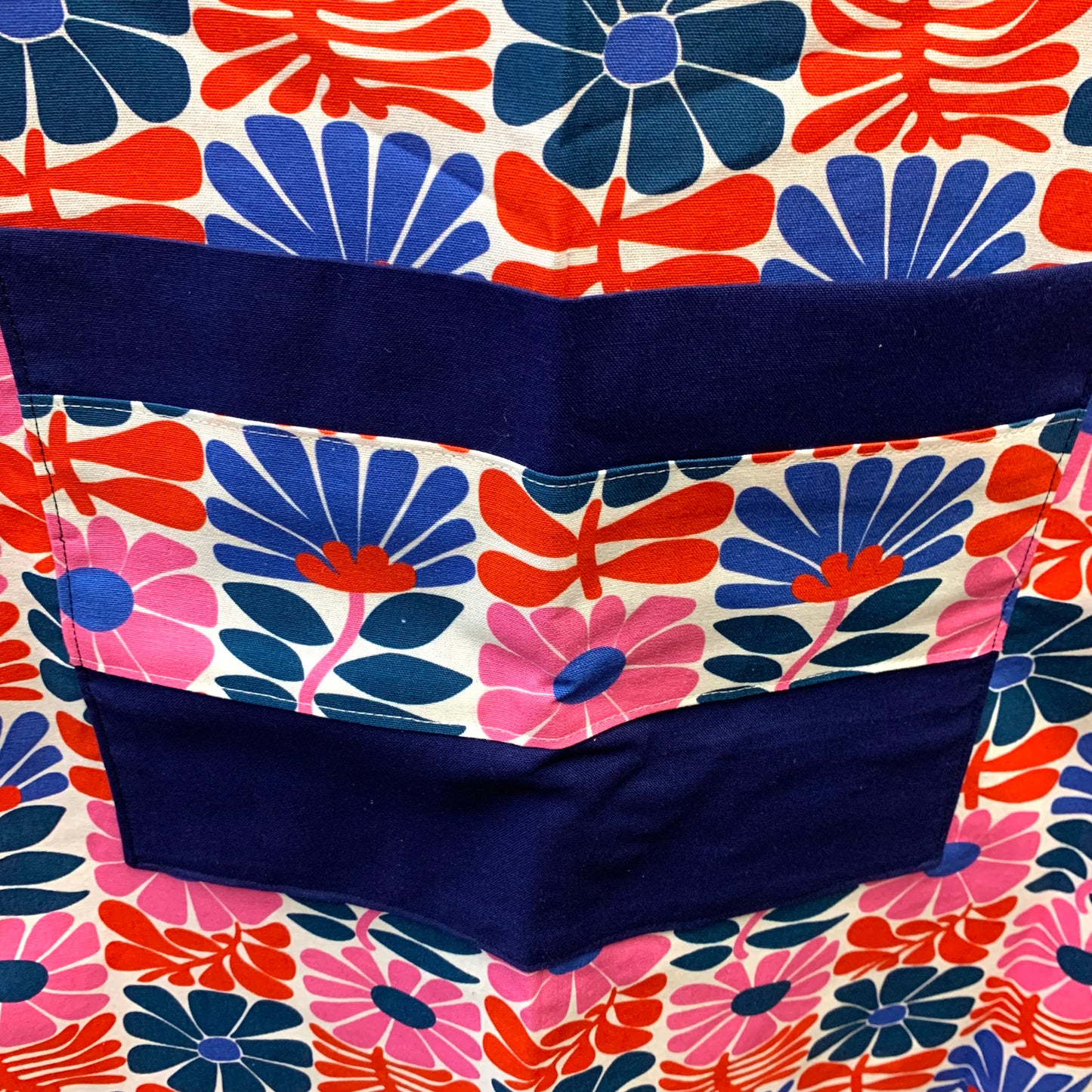 MUMMA WHOOPEE- "Folky Flowers" APRON- Jocelyn Proust Fabric