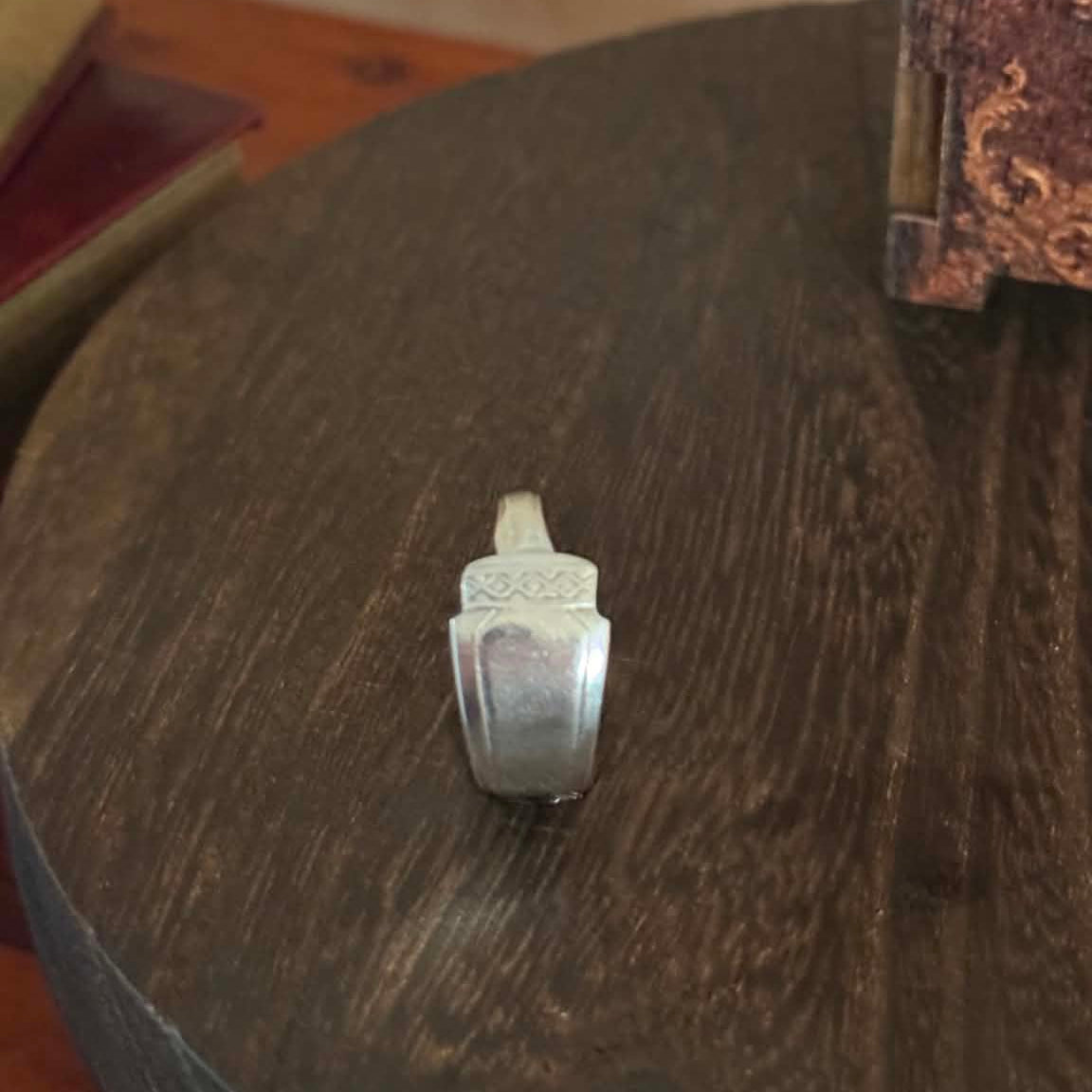 MOLLY MADE - Hand Formed Band Ring