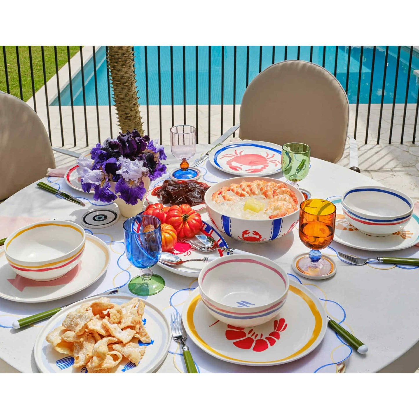 In The Roundhouse - Seafood Bowl Set