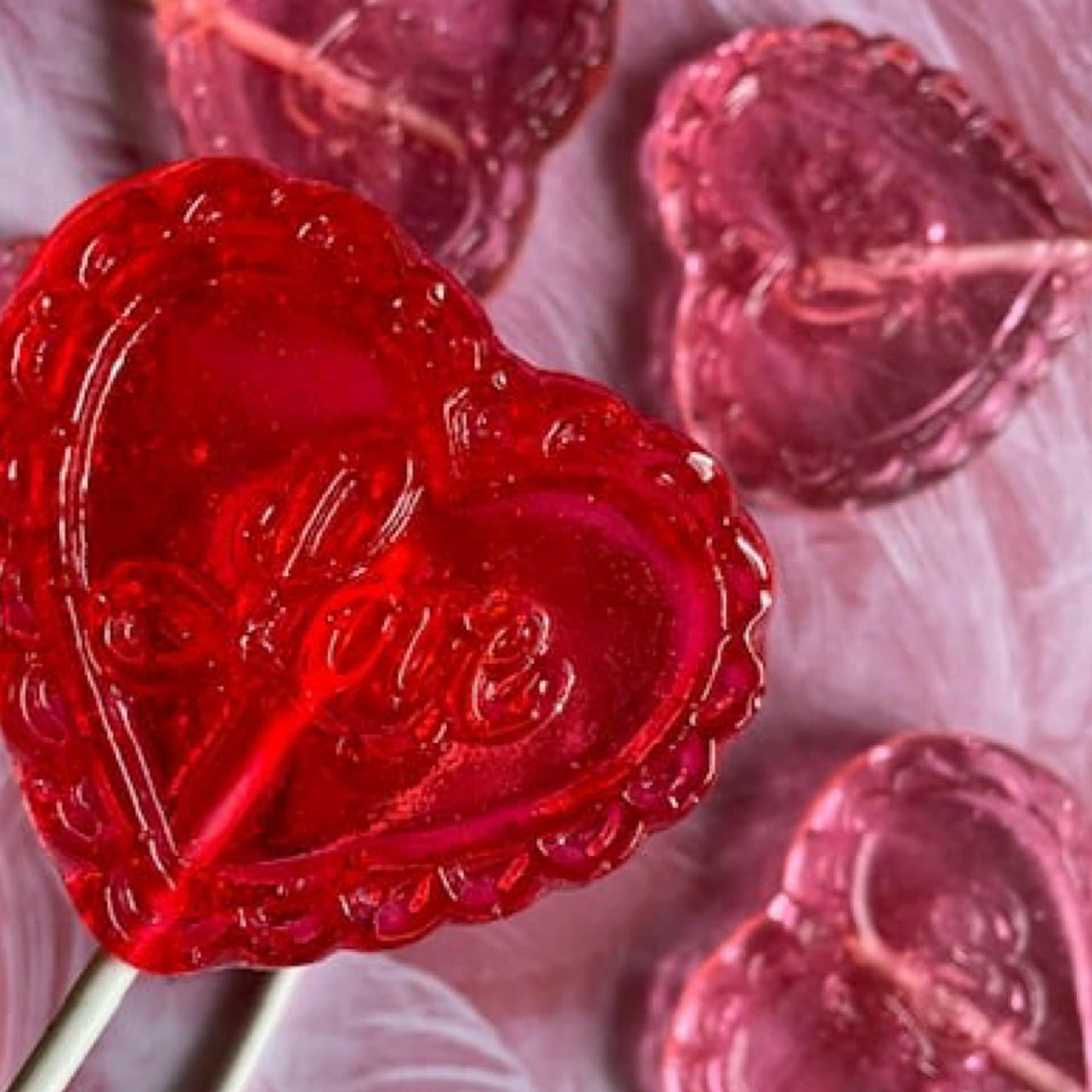 SWEETIE DARLING CANDY - Lacy Love Heart Raspberry