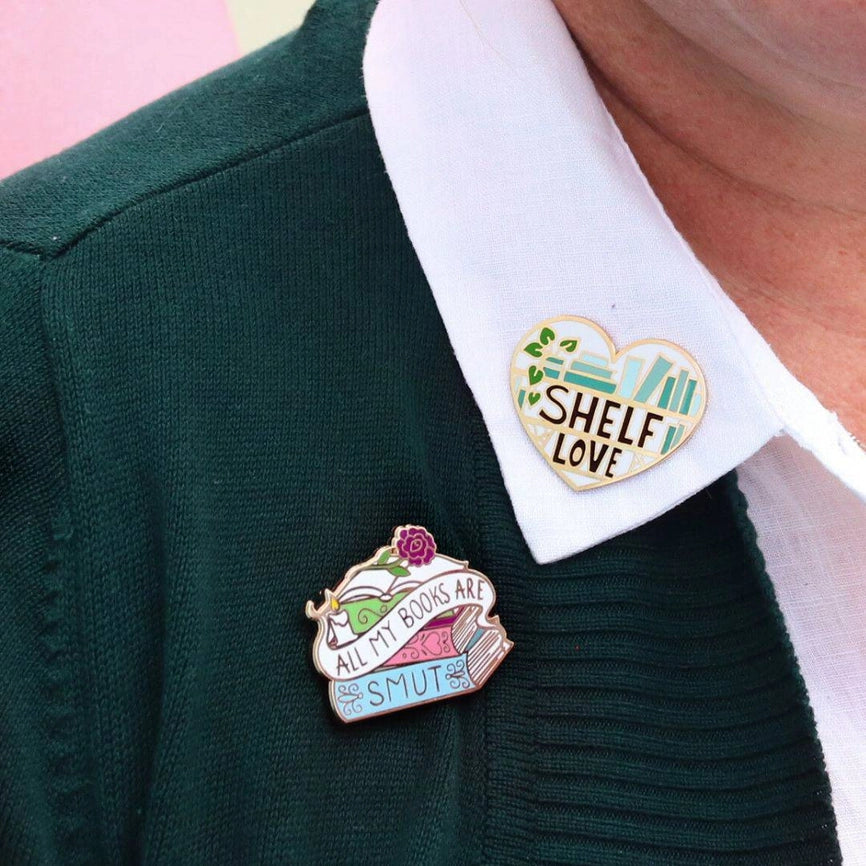 JUBLY-UMPH - "SHELF LOVE" LAPEL PIN