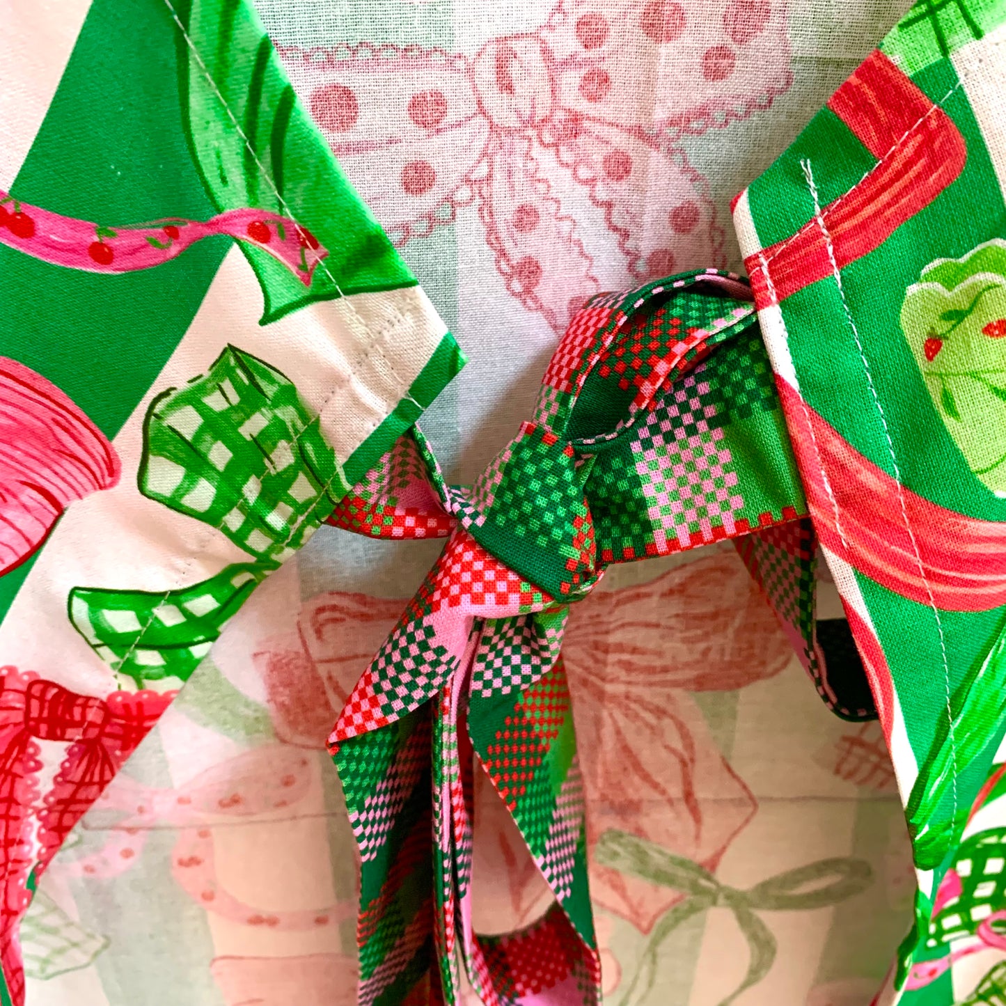 MUMMA WHOOPEE - "Ribbons & Bows" Christmas Apron