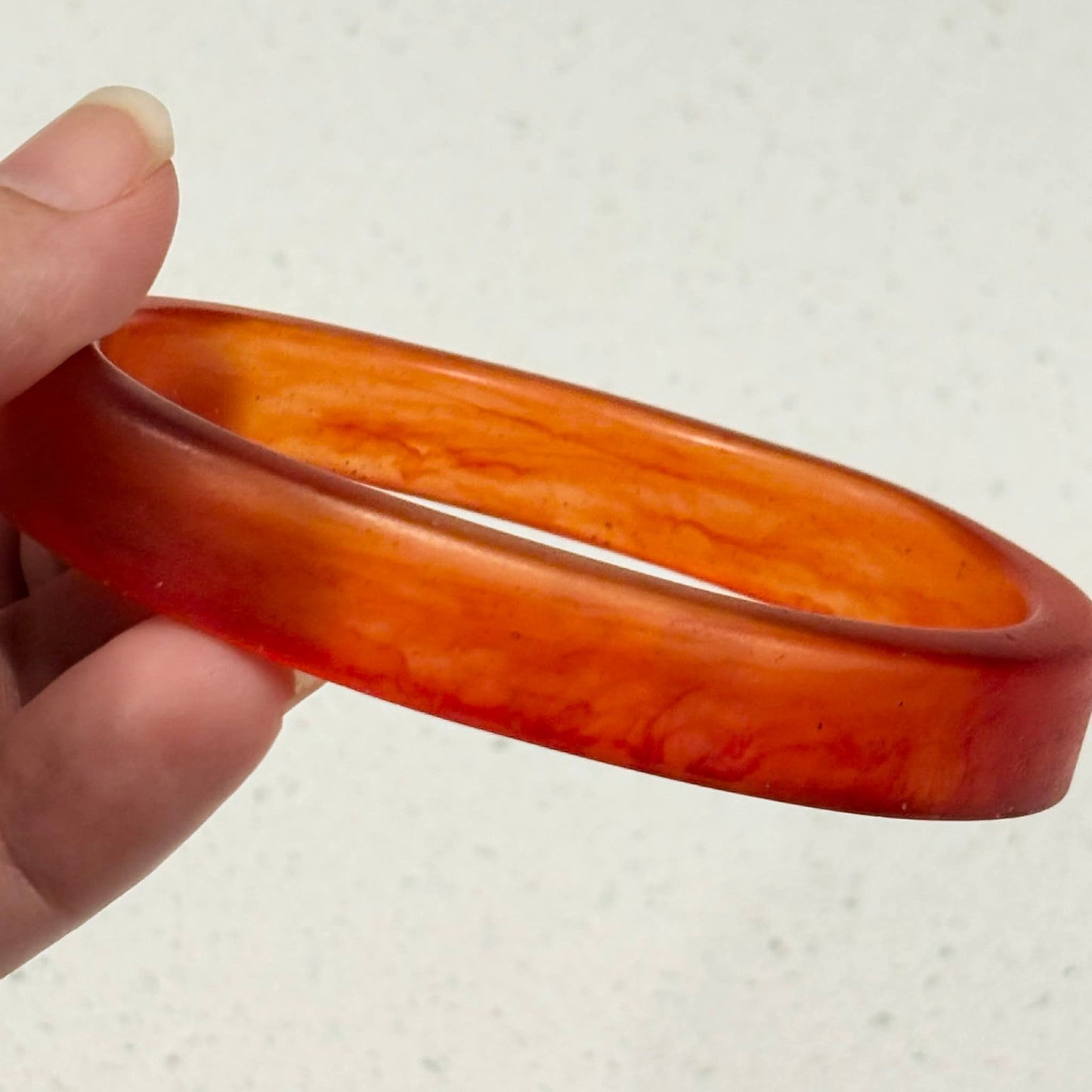 RAY BY DESIGN - Resin Bangle Red Oval