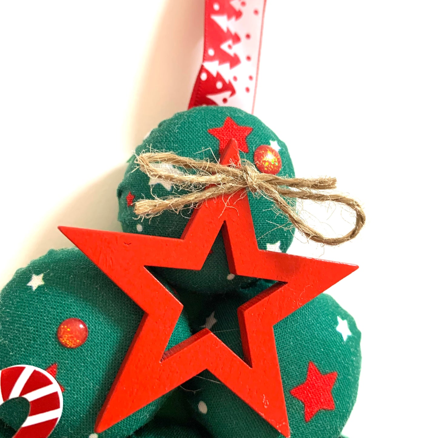 MUMMA WHOOPEE- "GREEN STAR"- LARGE BOTTLE TOP CHRISTMAS TREE WALL HANGING