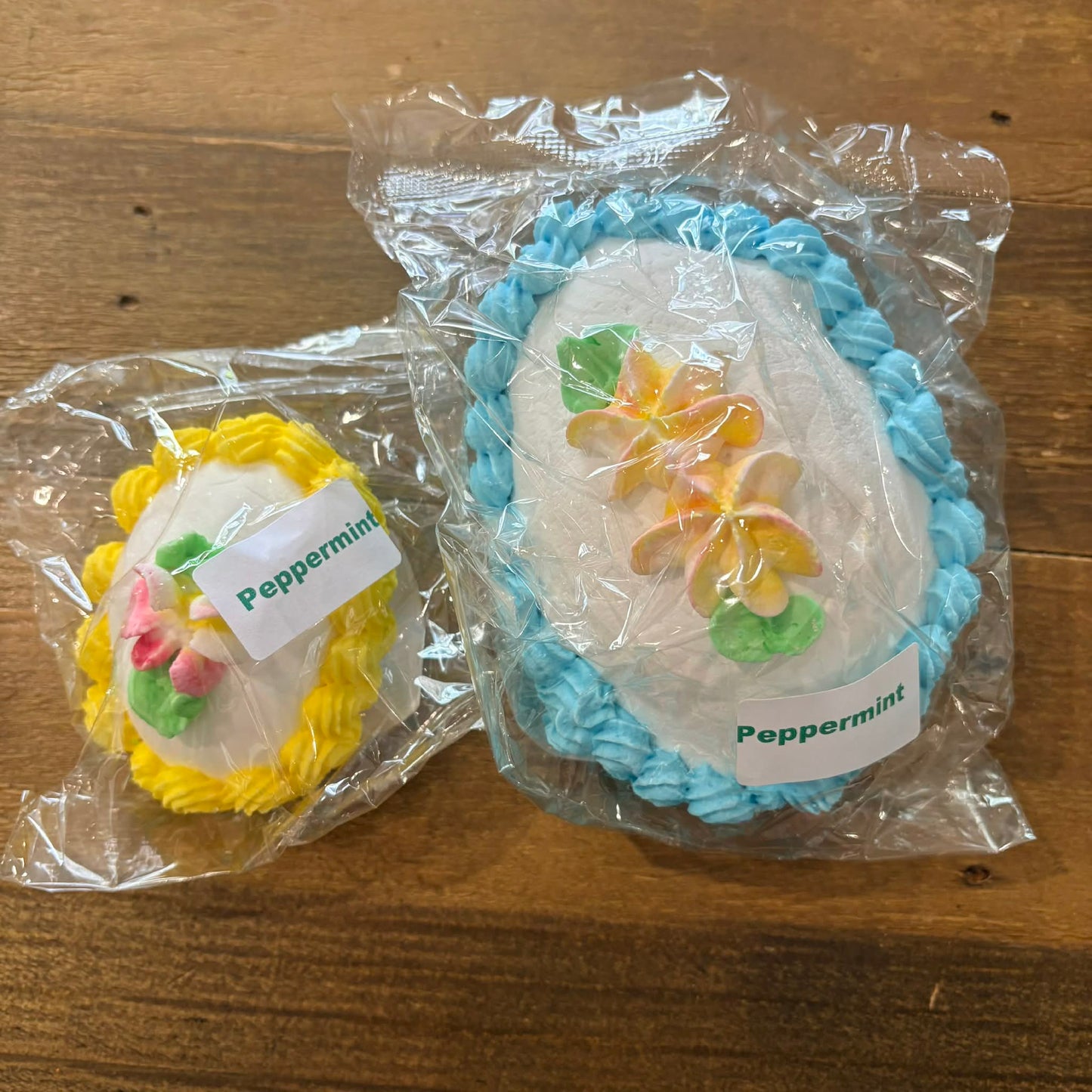 SANDY'S CANDY - PEPPERMINT - HANDMADE CANDY EASTER EGG 130G