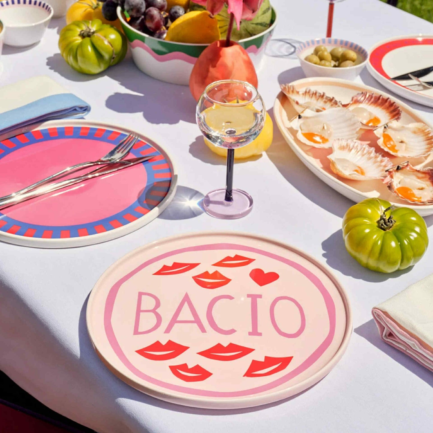 In The Roundhouse - "Bacio" Plate Pink