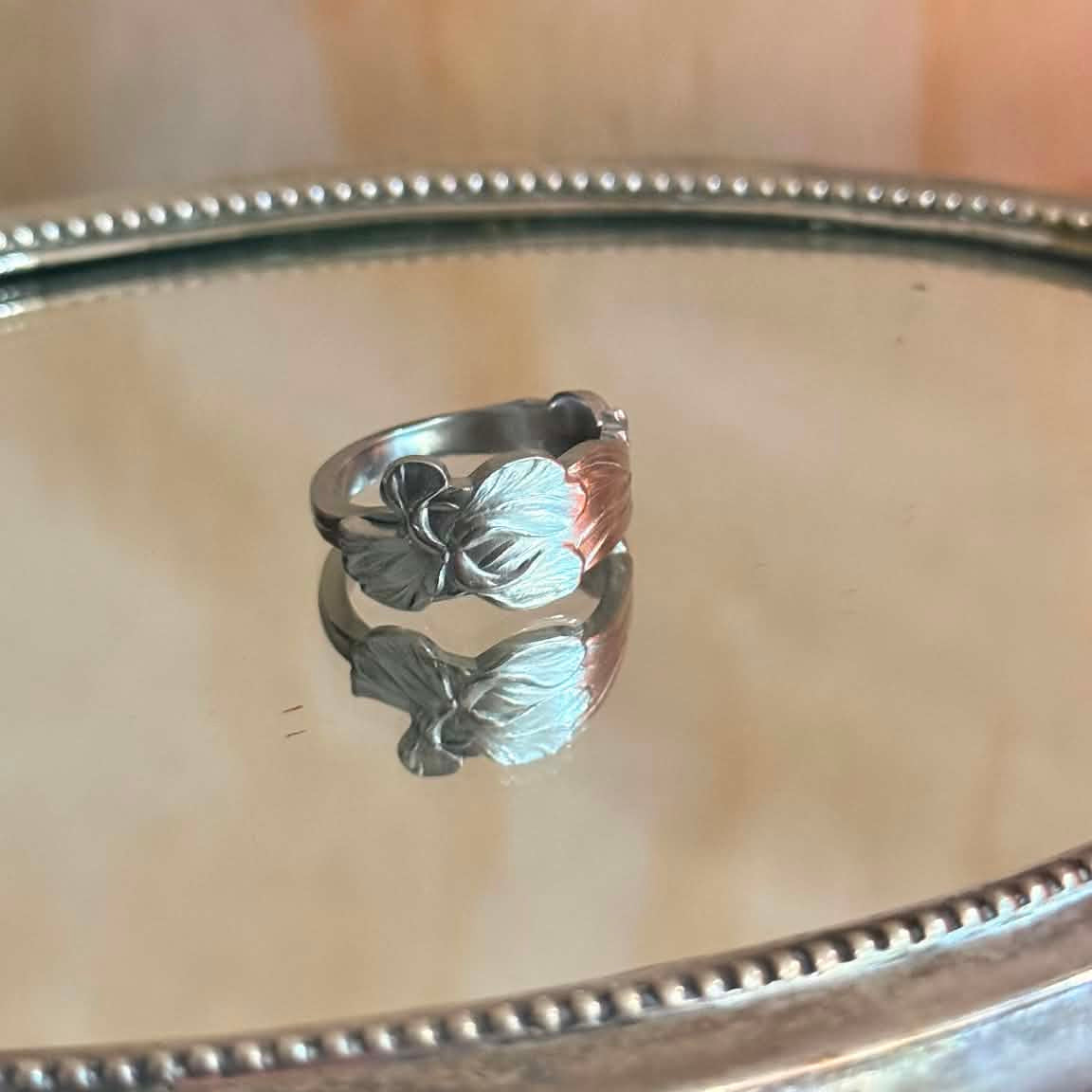 MOLLY MADE - 'Iris Flower' Spoon Band Ring