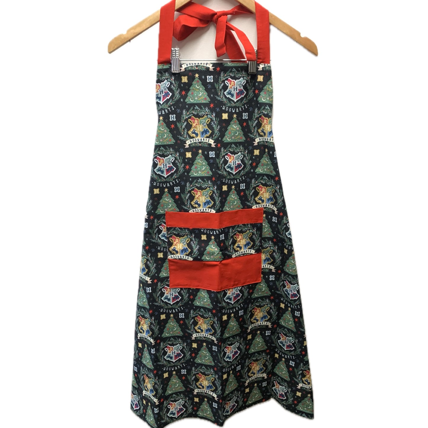 MAKIN' WHOOPEE - "Hogwarts Christmas (Harry Potter)" Christmas Apron