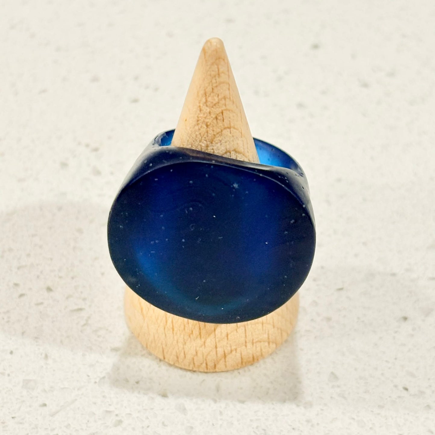 RAY BY DESIGN - Resin Ring Blue Flat Round