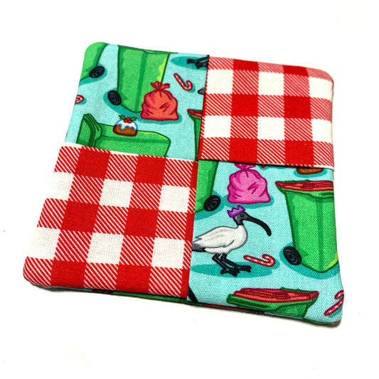 MUMMA WHOOPEE- SINGLE CHRISTMAS WINE GLASS SLIPPER/COASTERS- Christmas Bin Chickens & Red Gingham