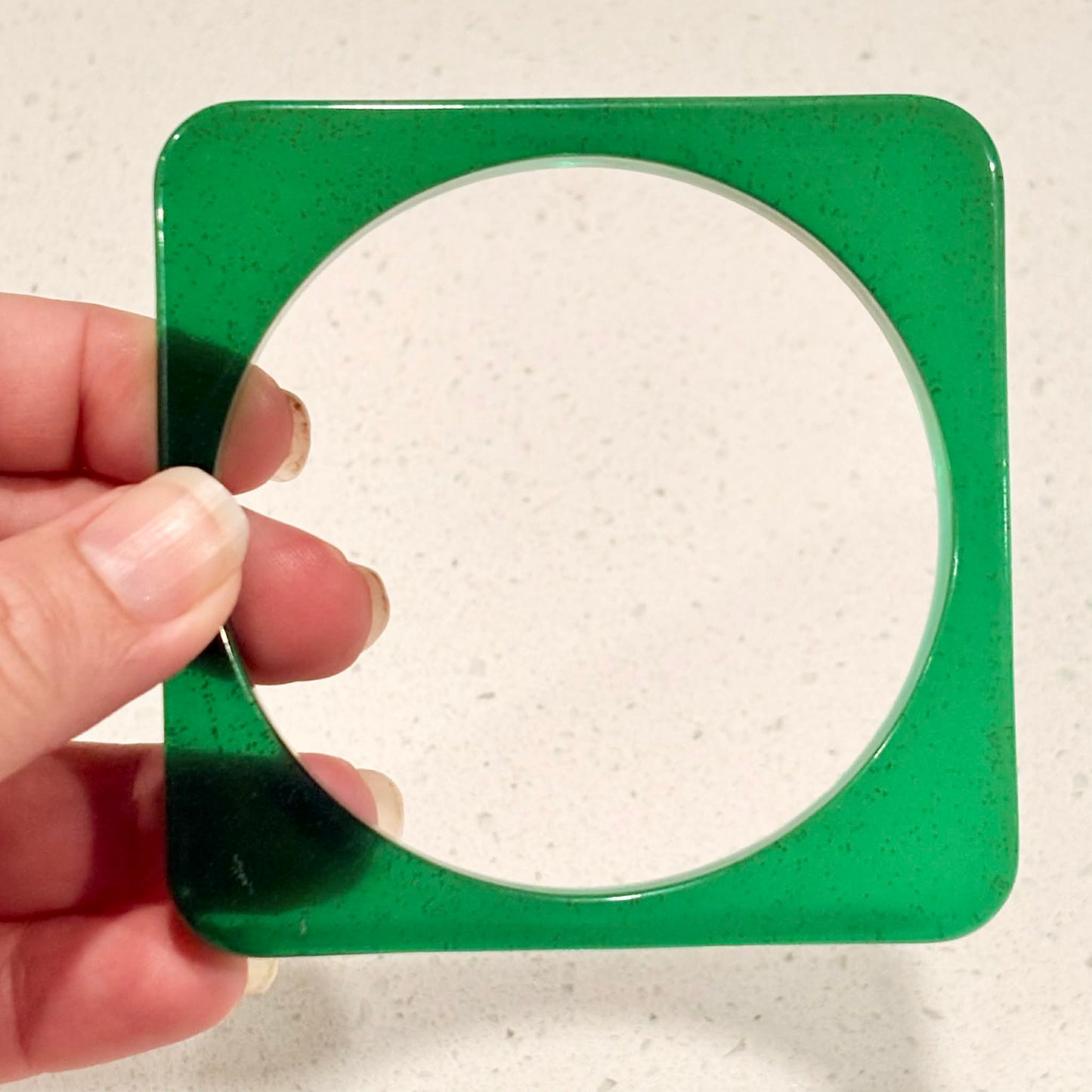 RAY BY DESIGN - Resin Bangle Green Square