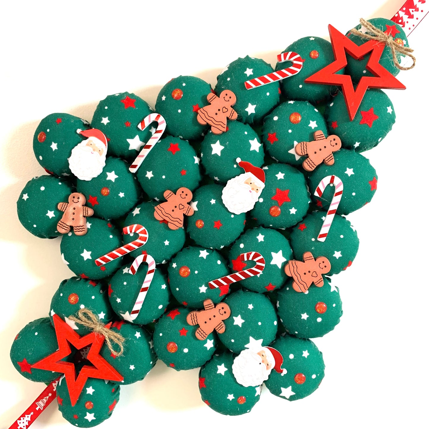 MUMMA WHOOPEE- "GREEN STAR"- LARGE BOTTLE TOP CHRISTMAS TREE WALL HANGING