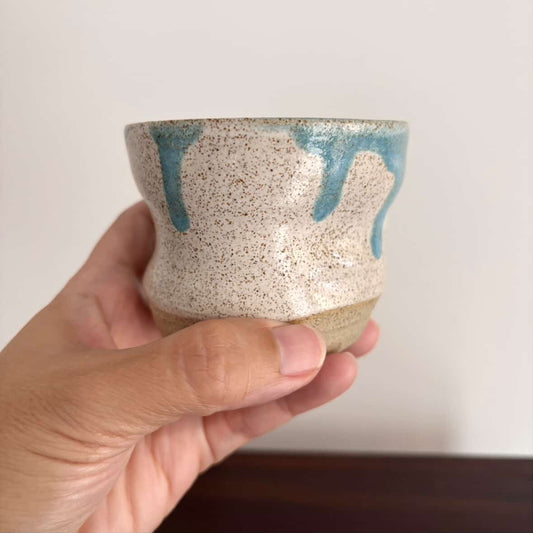 POTTERESS BY ALICIA - Mug - Brown clay, white glaze, light blue drips #2