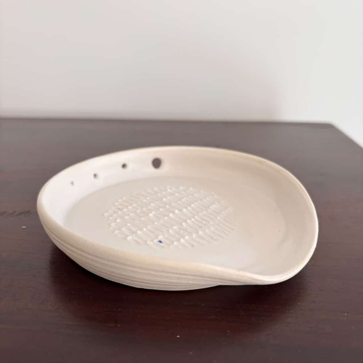 POTTERESS BY ALICIA - Spoon Rest - Ginger/Garlic Grater #1