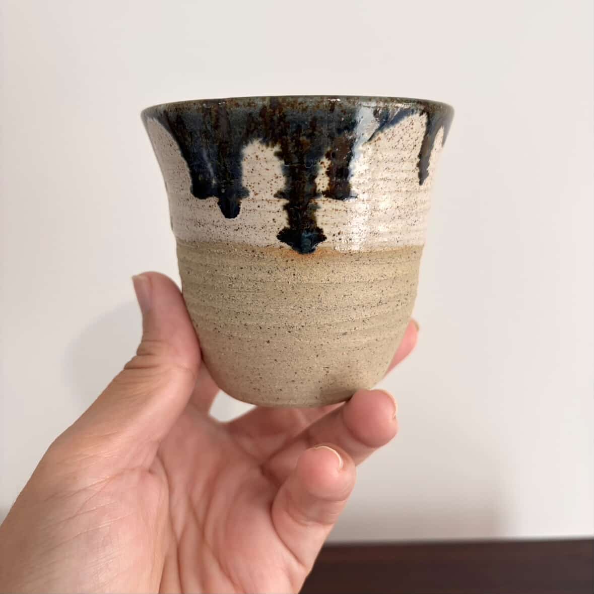 POTTERESS BY ALICIA - Mug - Brown clay, white glaze, dark blue/brown drips #2