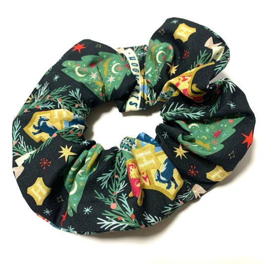 MAKIN' WHOOPEE - Jumbo "Hogwarts Christmas (Harry Potter)" Christmas Scrunchie