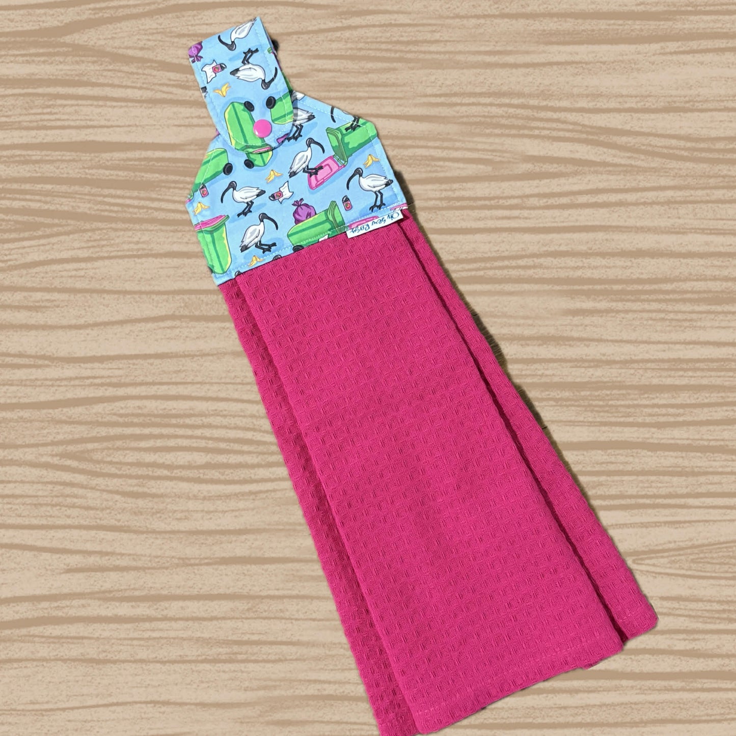 OH SEW ROSY: Hanging Towels - Bin Chickens - pink towel (Laura Wayne print)
