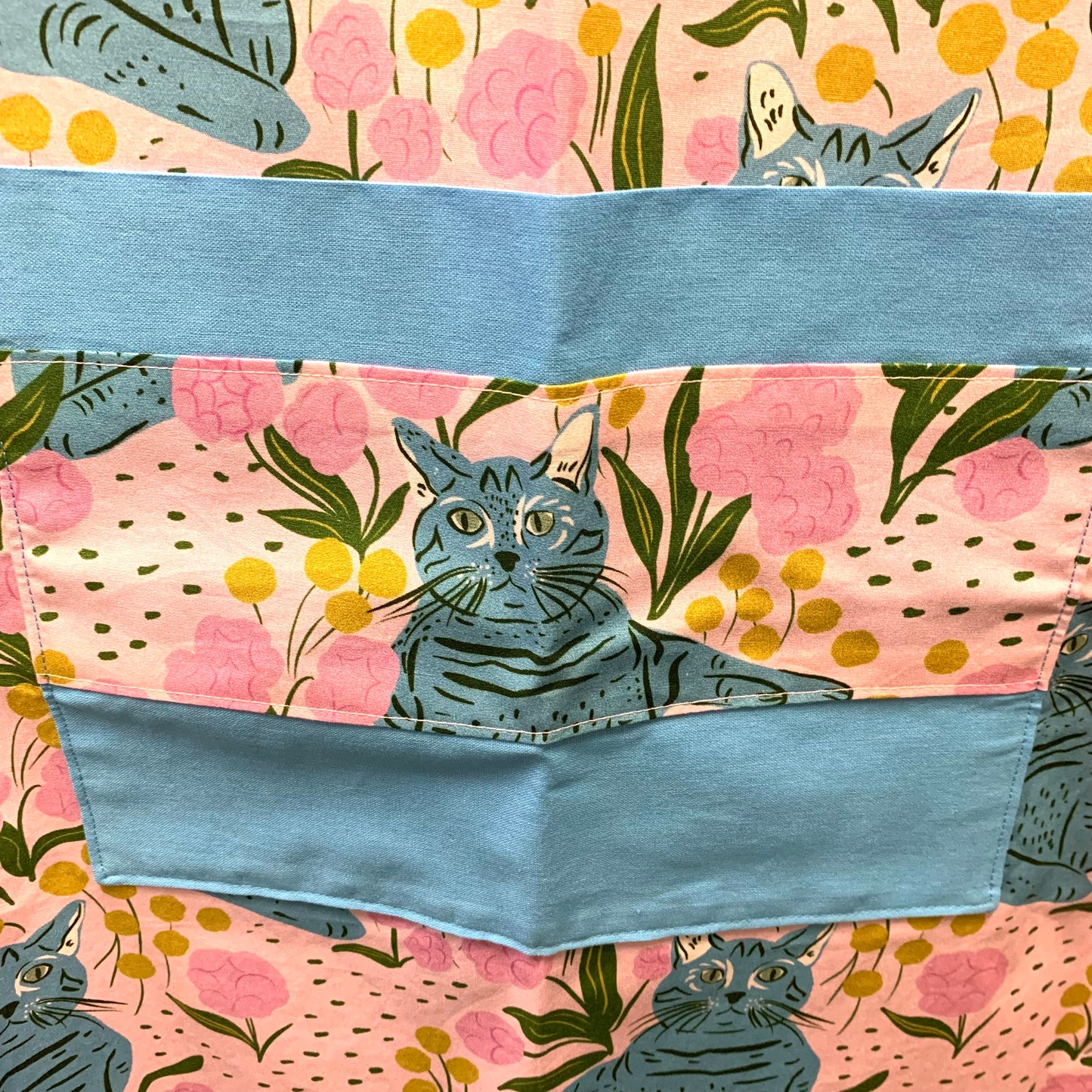 MUMMA WHOOPEE- "Backyard Cat" APRON