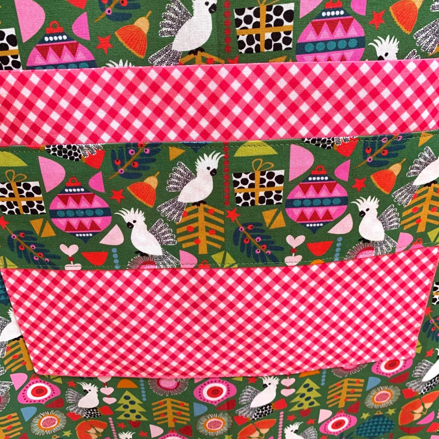 MUMMA WHOOPEE - "Green Australiana" Christmas Apron