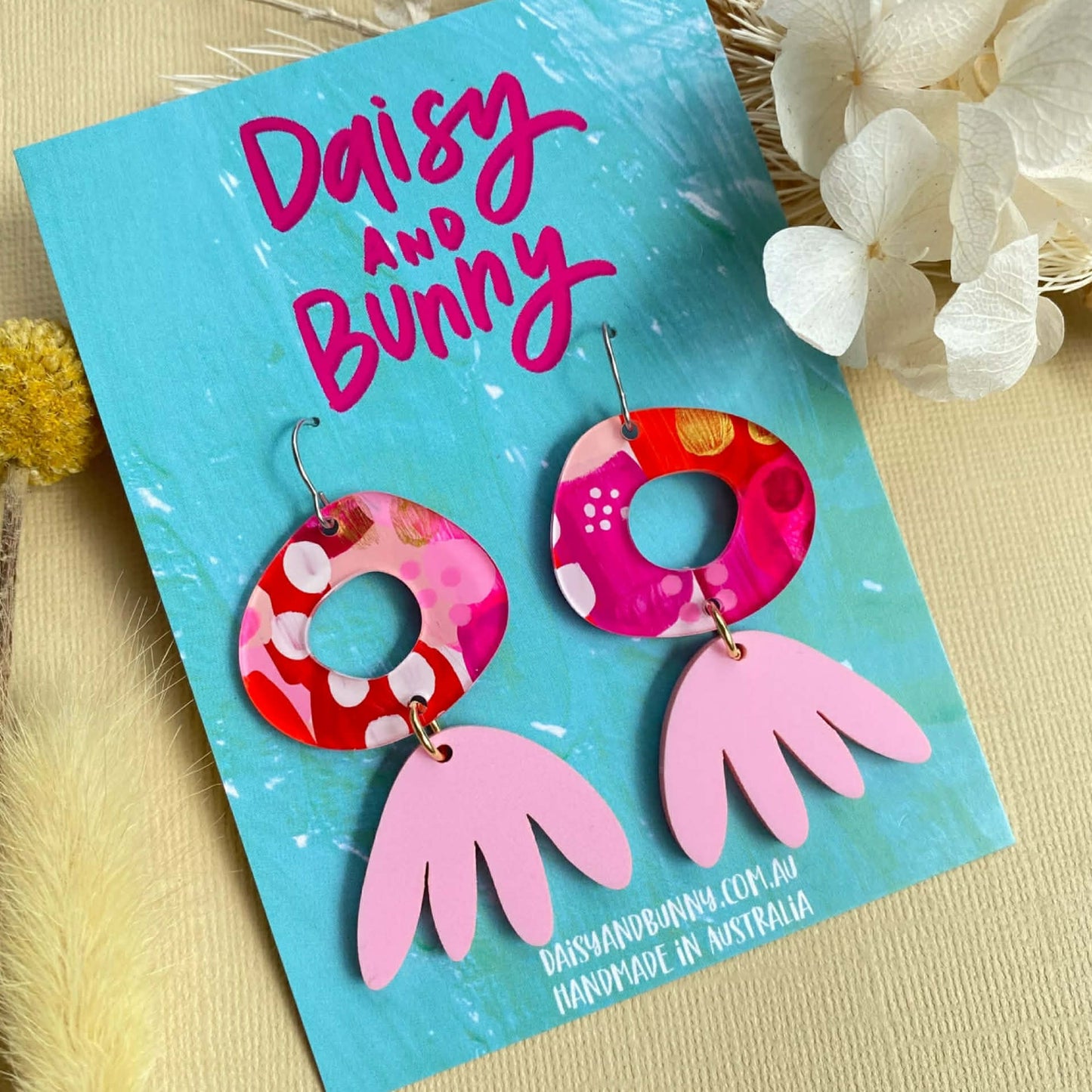 DAISY AND BUNNY - NELLIE HOOKS - PINK AND RED