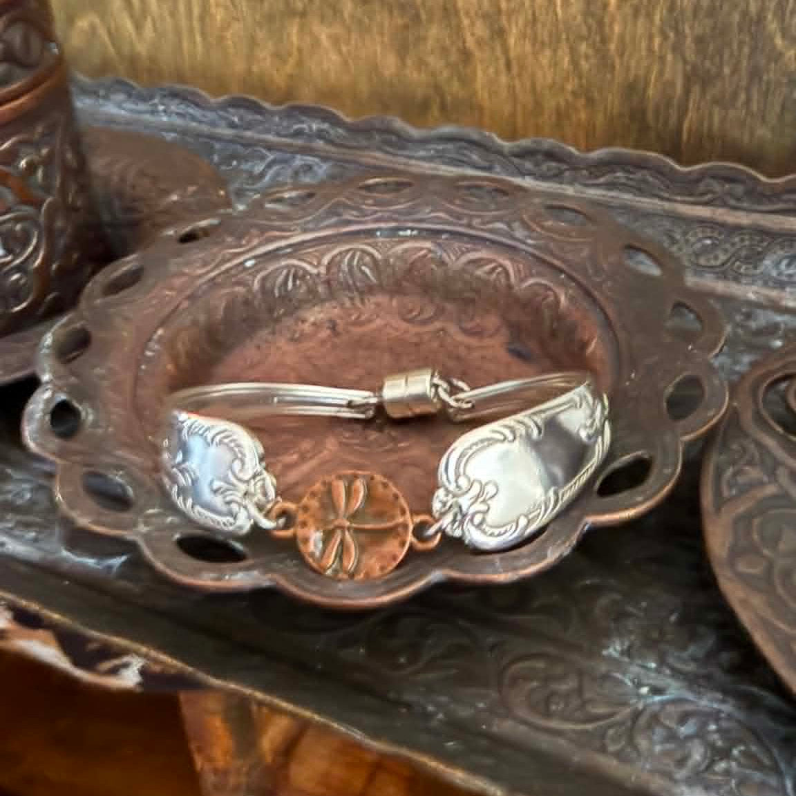 MOLLY MADE- Vintage 'Diane' Handle Bracelet