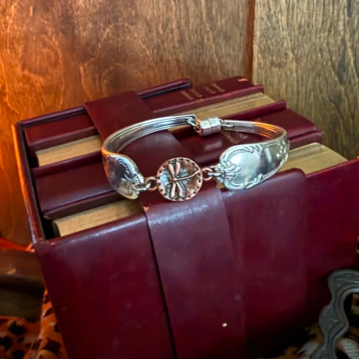 MOLLY MADE- Vintage 'Diane' Handle Bracelet