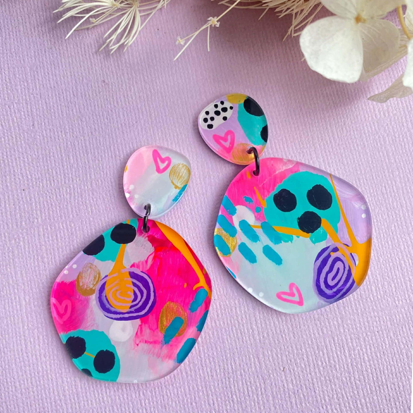 DAISY AND BUNNY - OLIVIA DANGLES - COLOUR BOMB 1