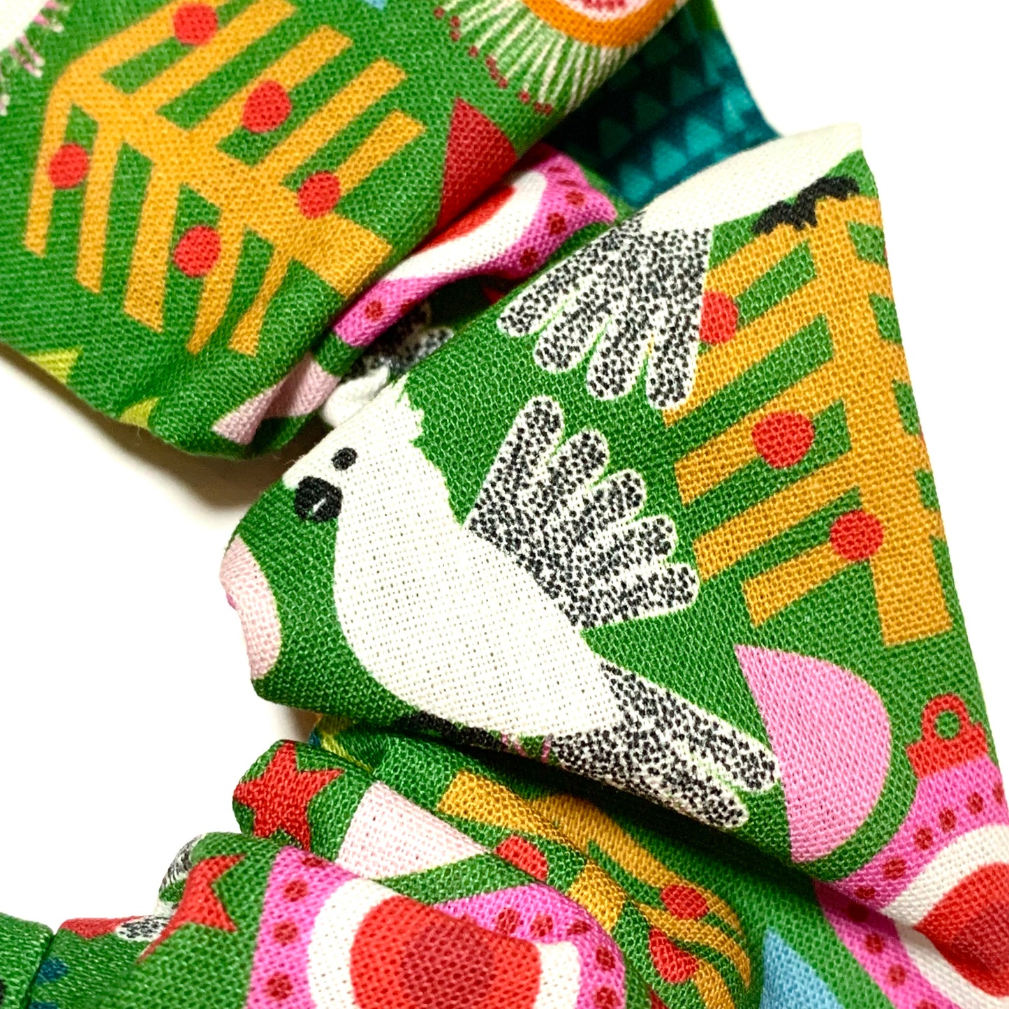 MUMMA WHOOPEE - Jumbo "Green Australiana" Christmas Scrunchies