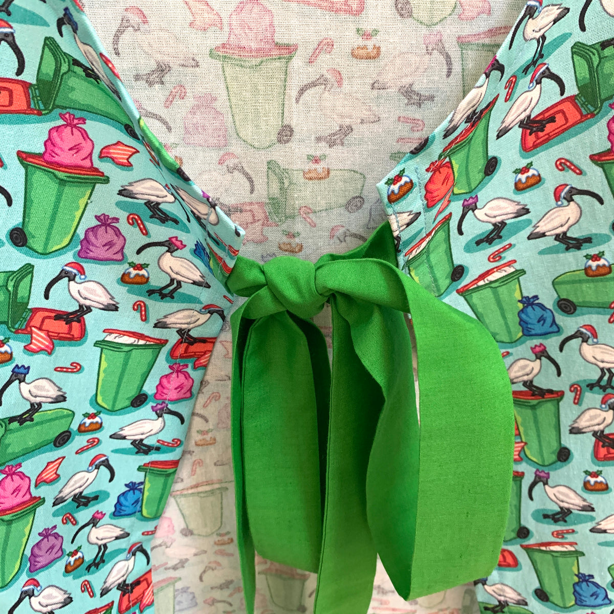 MUMMA WHOOPEE - "Bin Chicken (Ibis) & Green" Christmas Apron