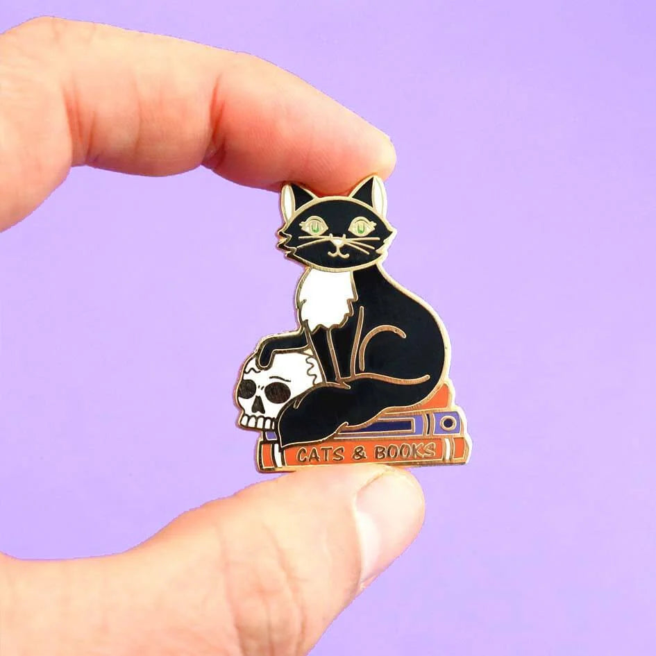 JUBLY-UMPH - "Cats and Books"- Lapel Pin