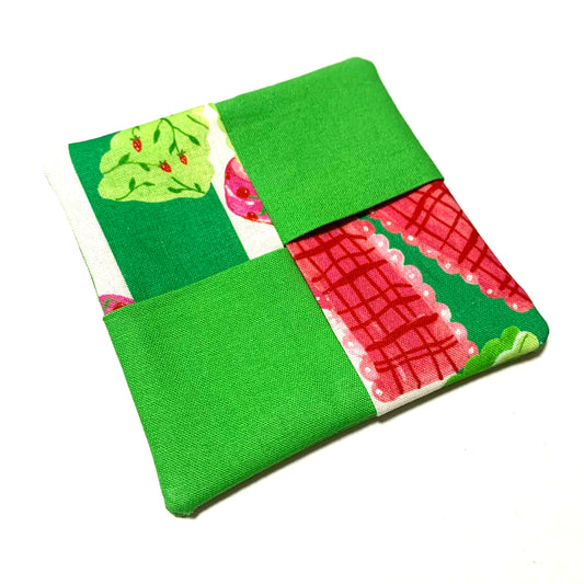 MUMMA WHOOPEE- SINGLE CHRISTMAS WINE GLASS SLIPPER/COASTERS- Christmas Bows & Green