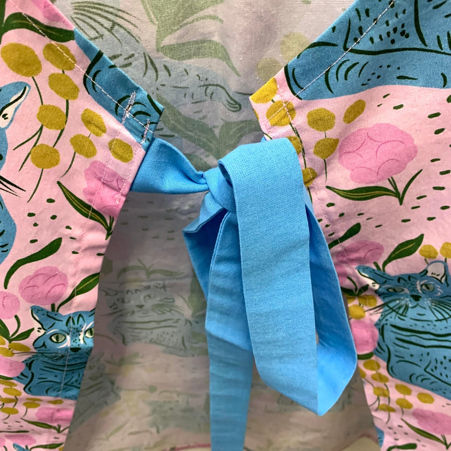 MUMMA WHOOPEE- "Backyard Cat" APRON