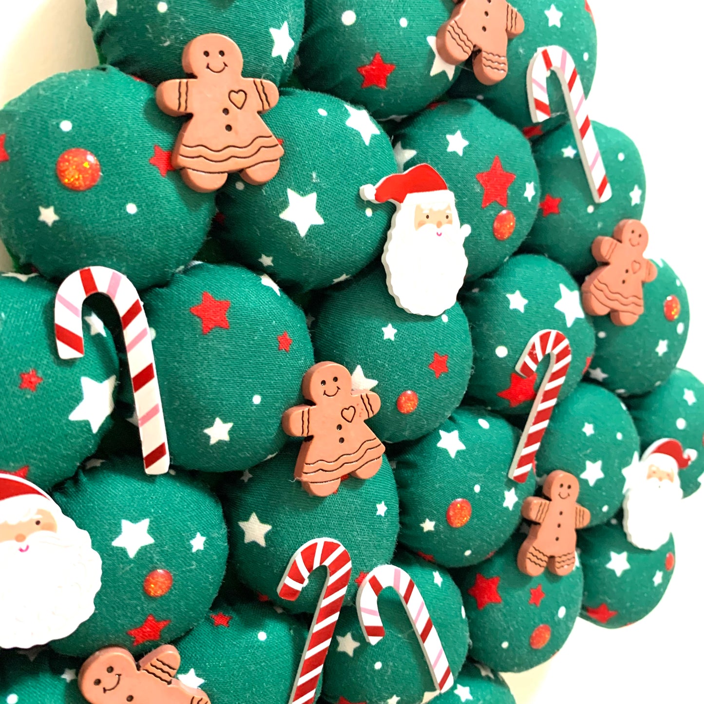 MUMMA WHOOPEE- "GREEN STAR"- LARGE BOTTLE TOP CHRISTMAS TREE WALL HANGING