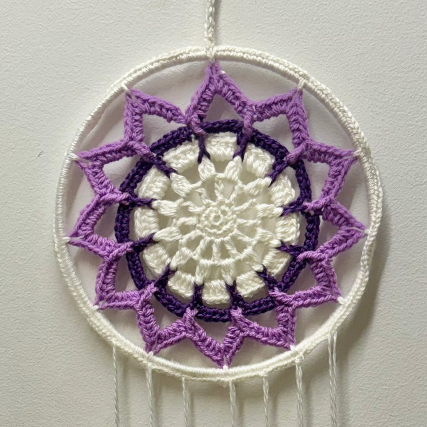 BEAKNITS- CROCHETED CHRISTMAS DREAM CATCHER WALL HANGING #2