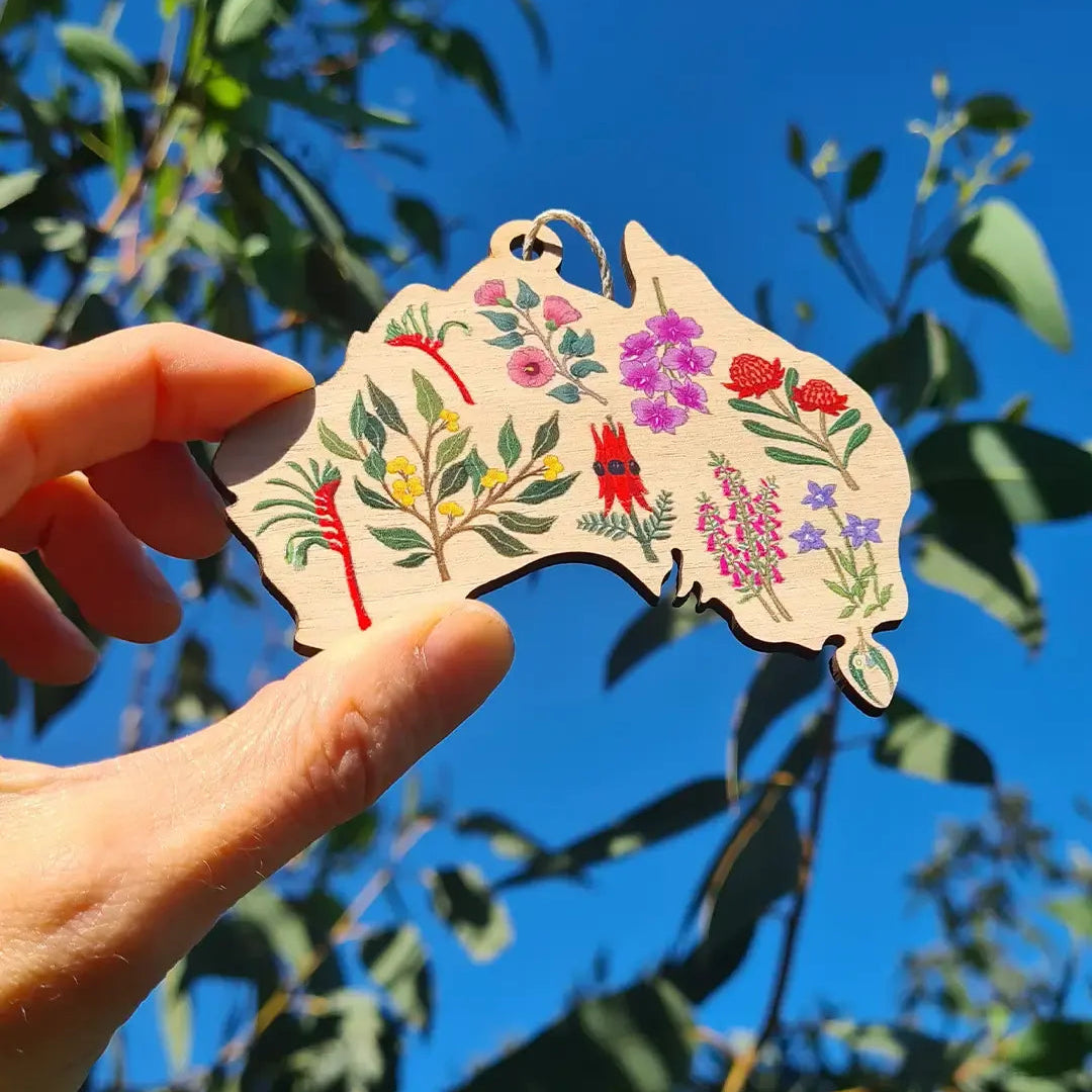 EARTH GREETINGS- Australia's Floral Emblems Cockatoo Wooden Decoration