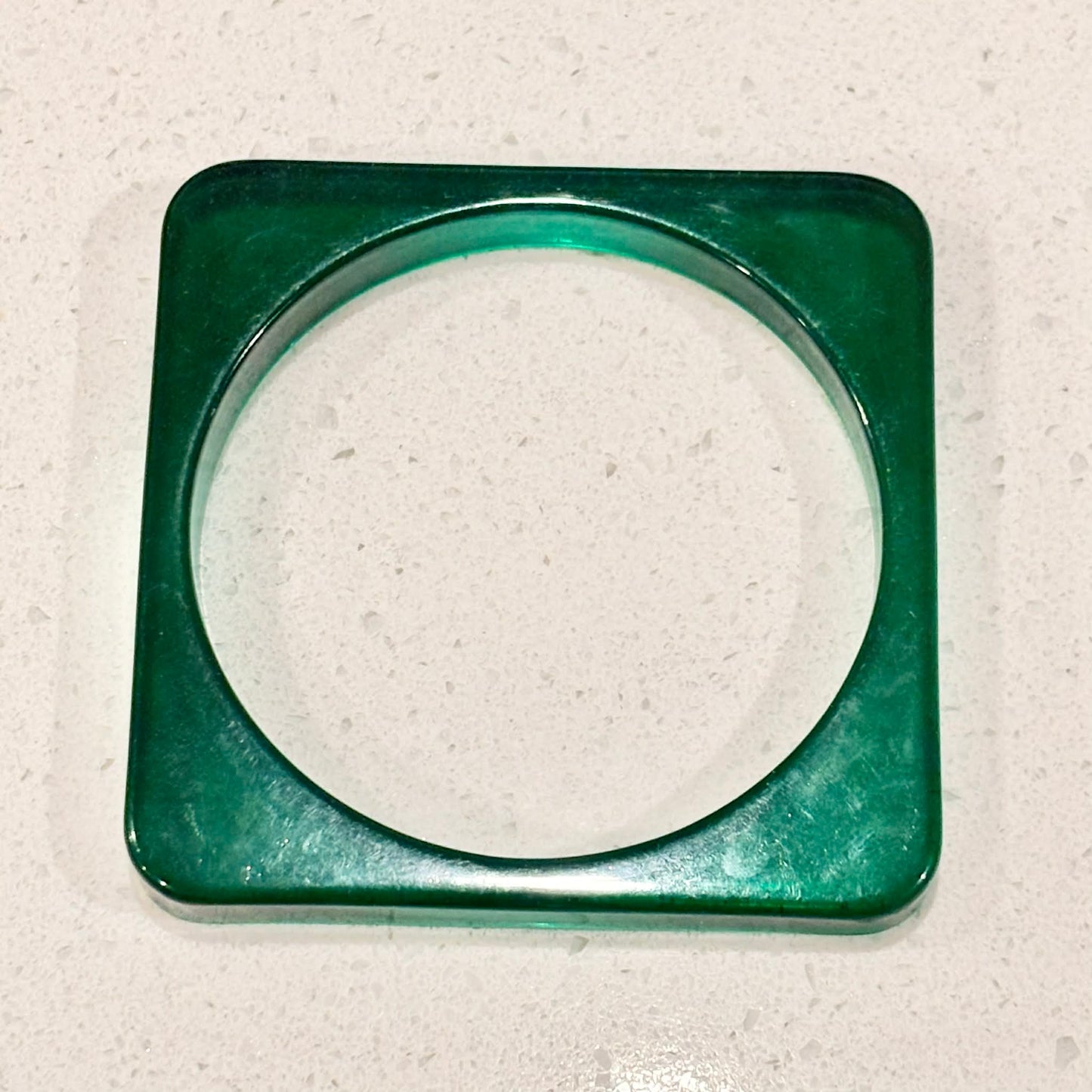 RAY BY DESIGN - Resin Bangle Green Square
