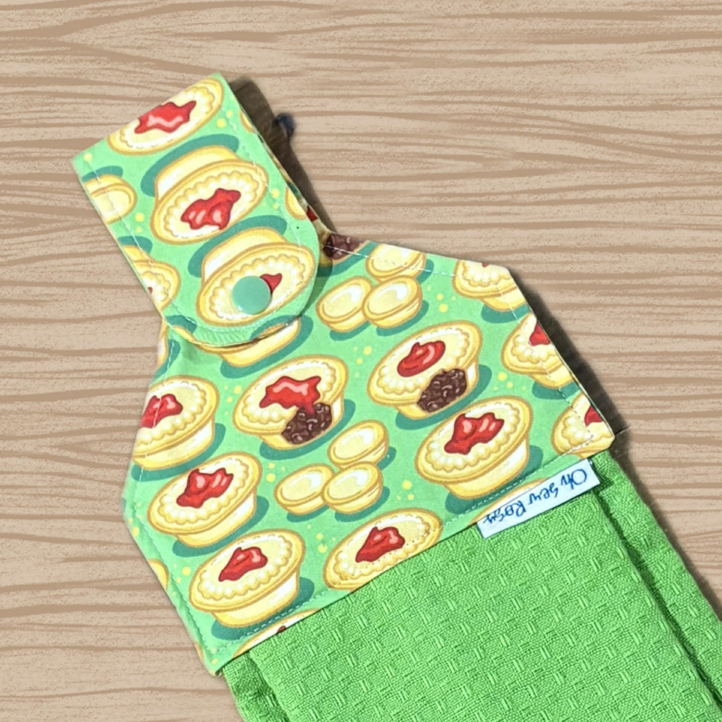 OH SEW ROSY: Hanging Towels - Meat Pies (Laura Wayne print)