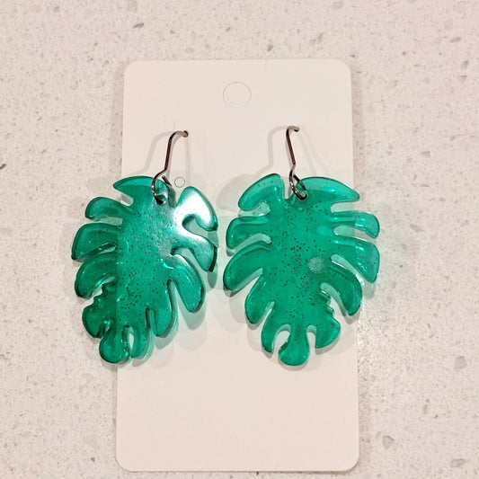 RAY BY DESIGN - Resin Earrings #2 green monstera