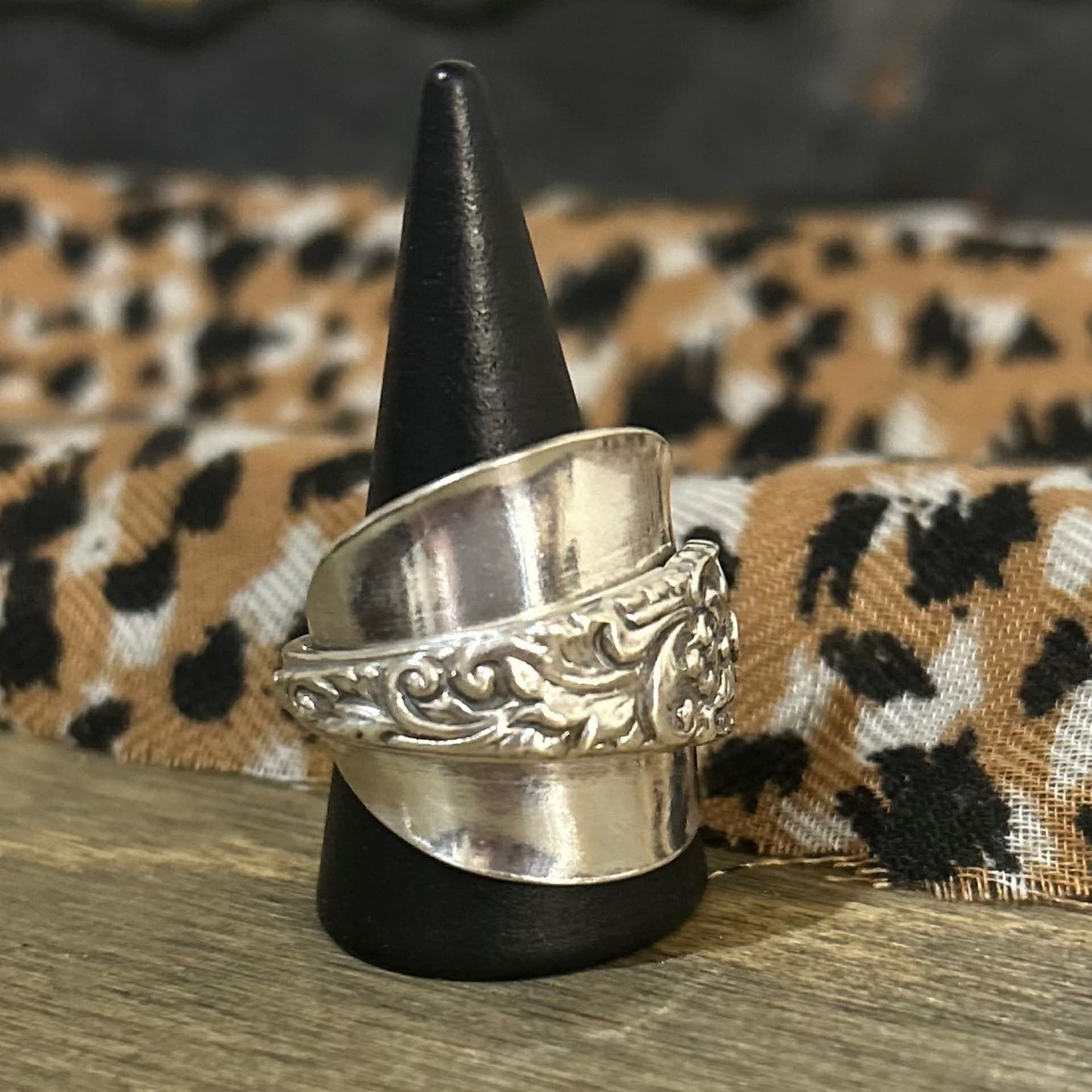 MOLLY MADE - Saddle Spoon Ring