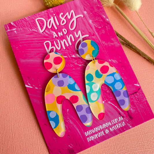 DAISY AND BUNNY - DAVINA DANGLES - SPOTTY