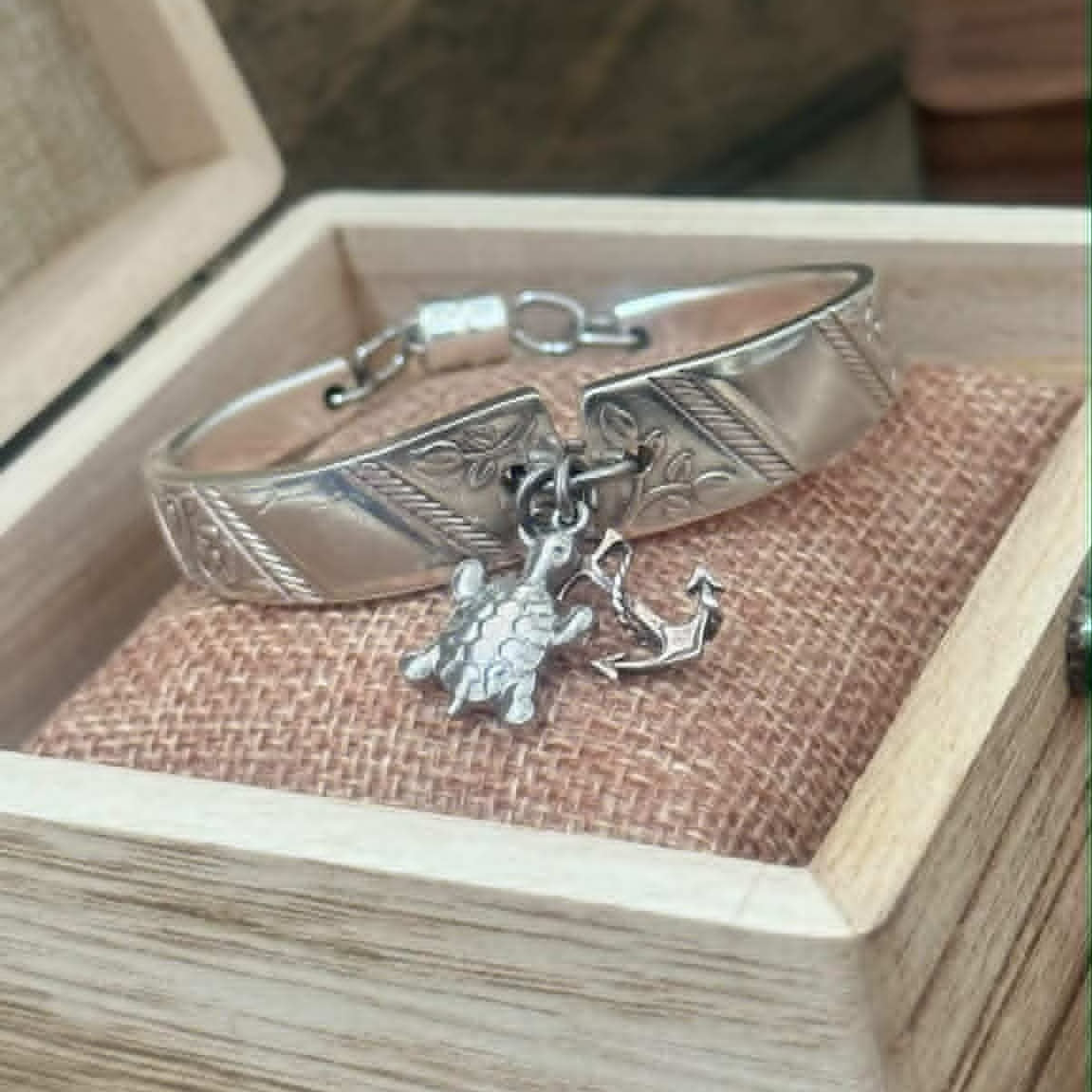 MOLLY MADE- 1950s Vintage Silverware Handle Bracelet