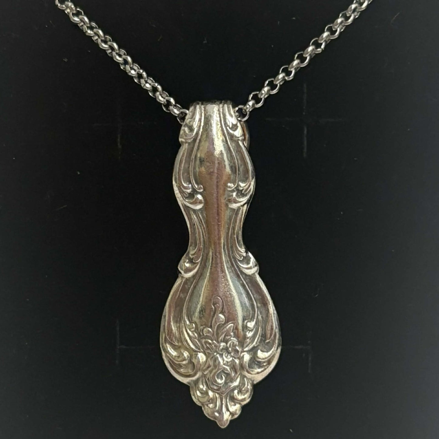 MOLLY MADE- Beautiful Simple Silverware Pendant Necklace