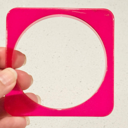 RAY BY DESIGN - Resin Bangle Pink Square