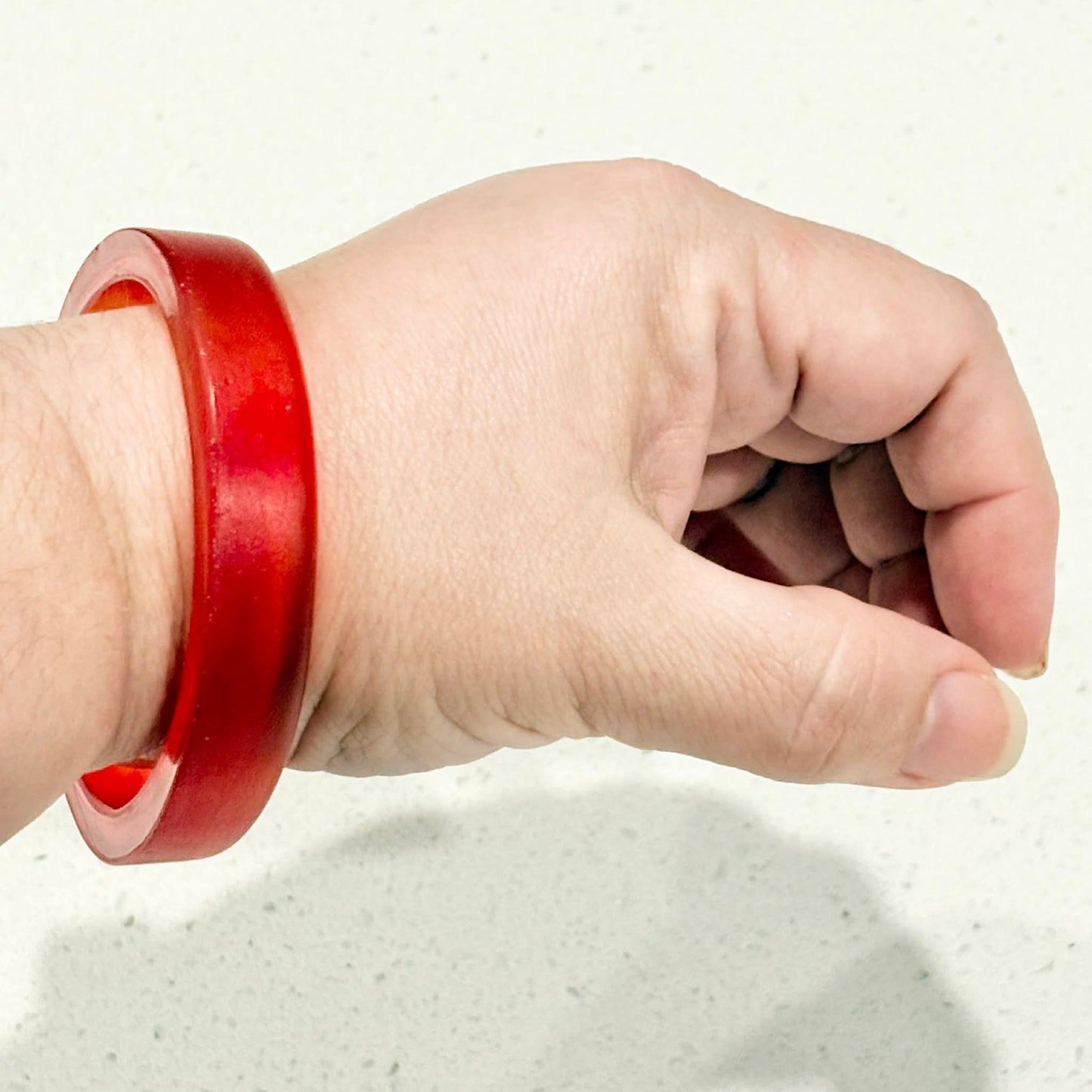 RAY BY DESIGN - Resin Bangle Red Oval