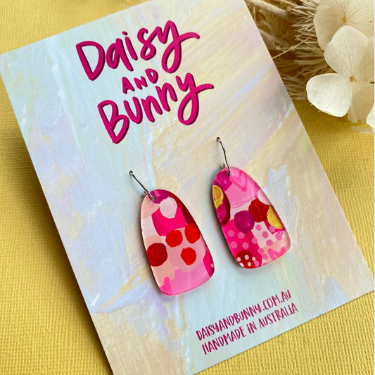 DAISY AND BUNNY - Hand Painted Hooks - Pink and Red 1
