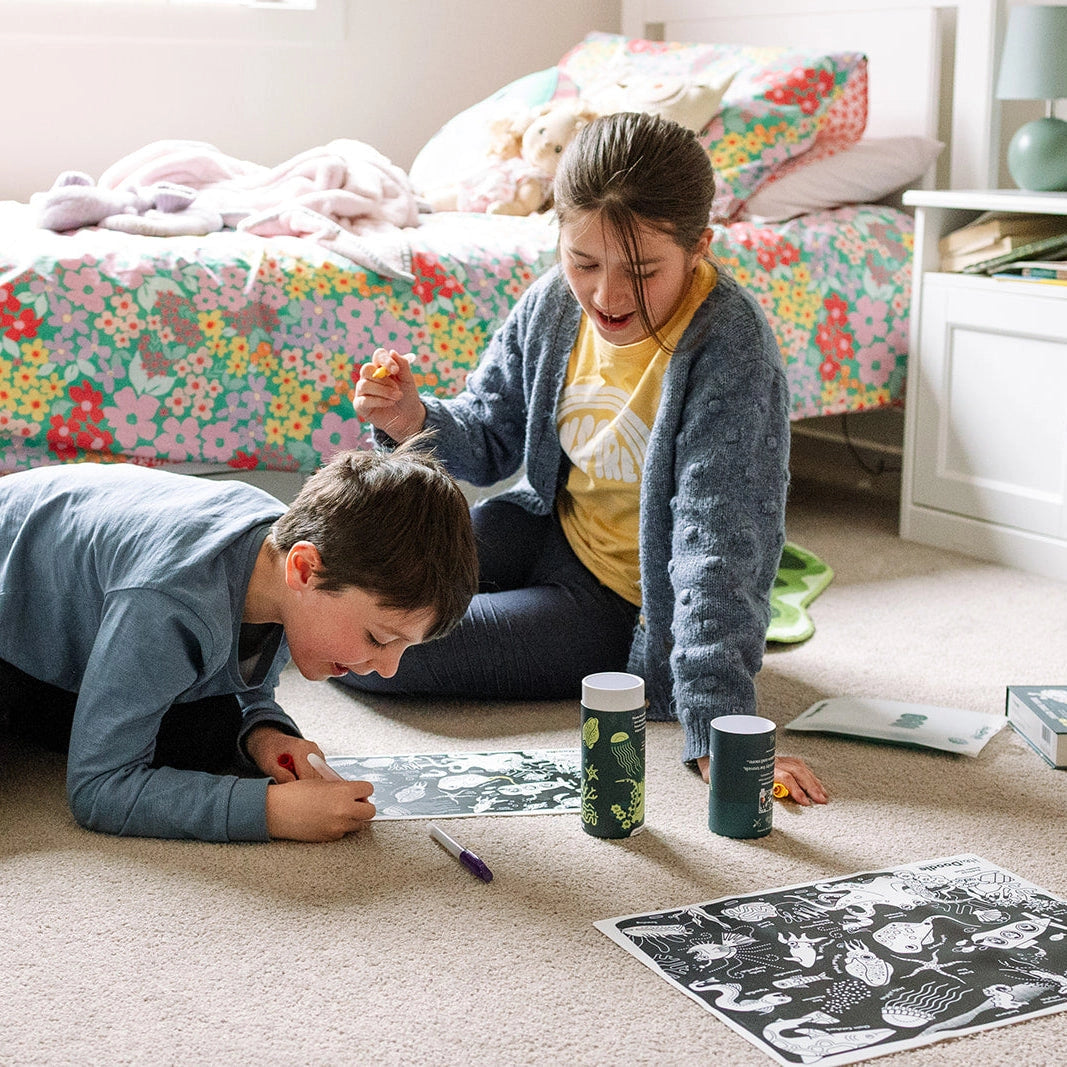 HEY DOODLE - GLO-IN-THE-DEEP - Classic Colouring & Doodle Mat