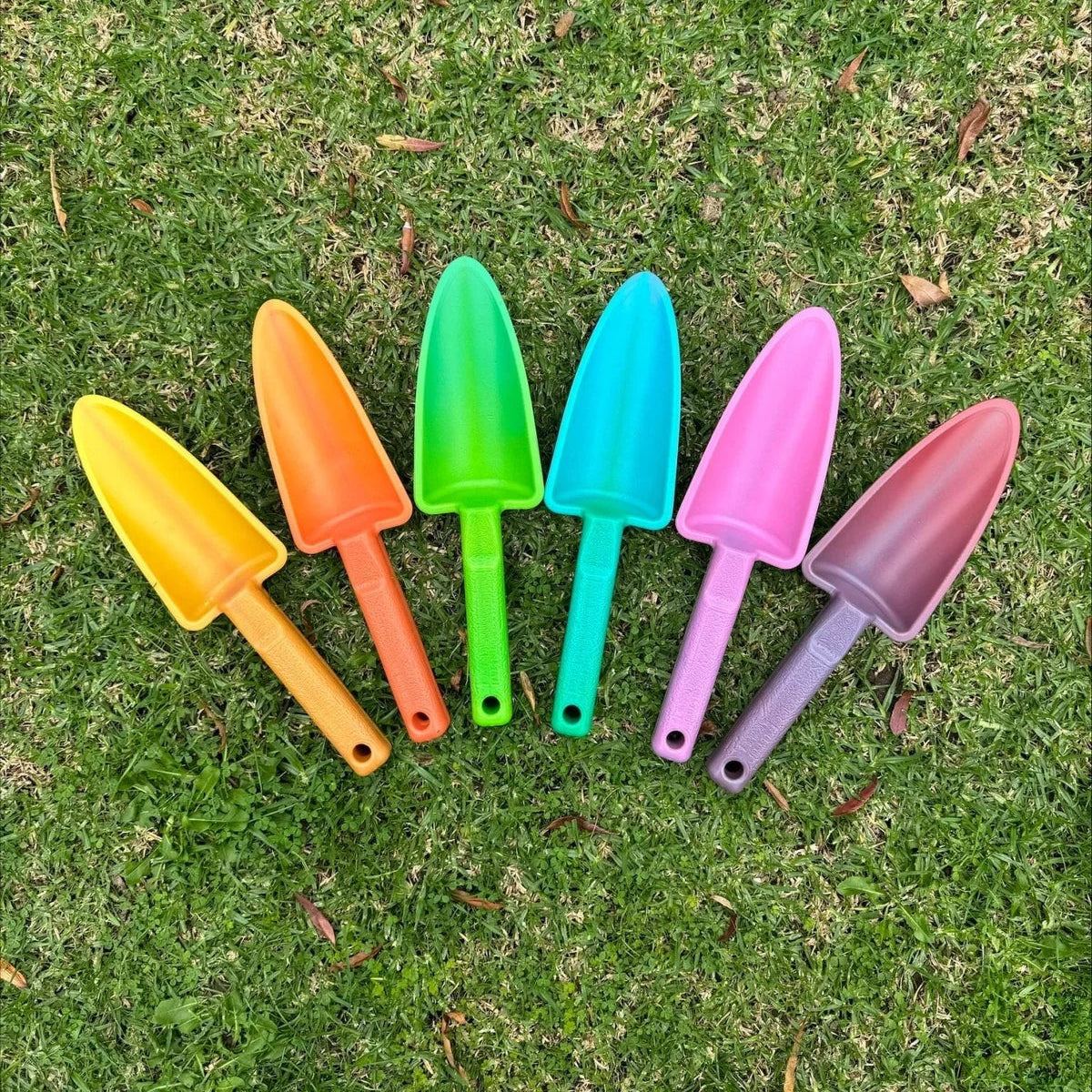 GARDENING ON COUNTRY - Womby Hand Trowel  Bumbunga Pink — Recycled Plastic, Australian Made