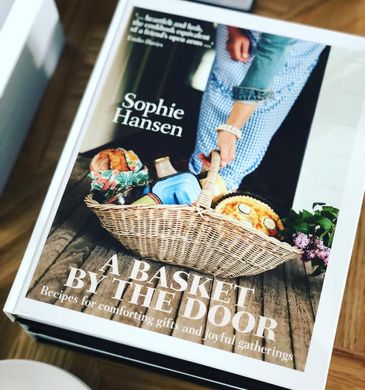 BOOKS & CO - A BASKET BY THE DOOR: Recipes for Comforting Gifts & Joyful Gatherings- Sophie Hansen